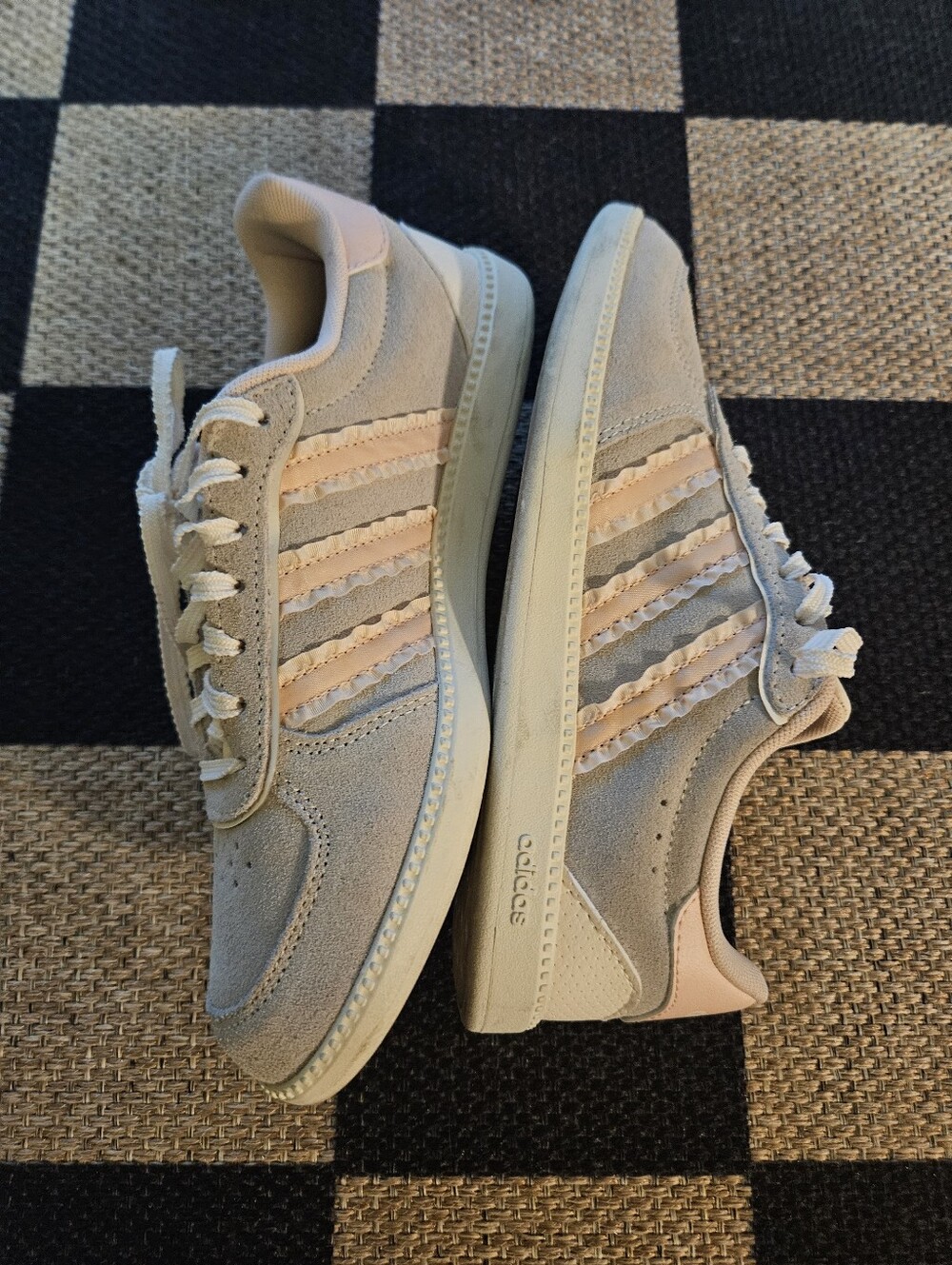 Adidas Breaknet Suede Sneakers in Beige and Light Pink,womans Size 6